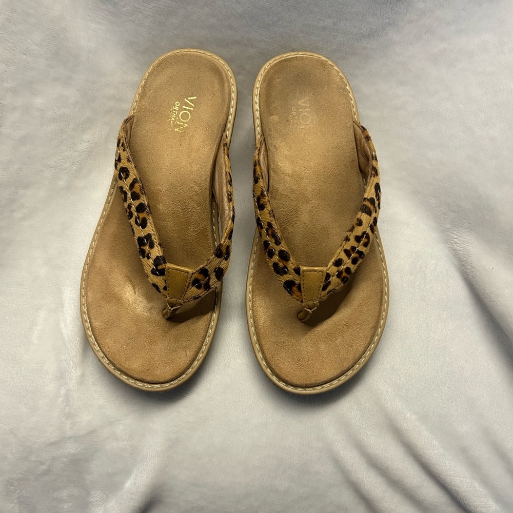 Vionic leopard print sandals